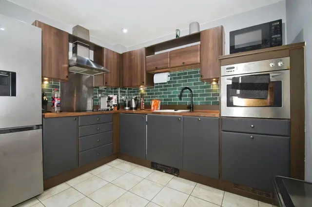 Photo 3 — Taliesin Court, Chandlery Way, Cardiff, CF10