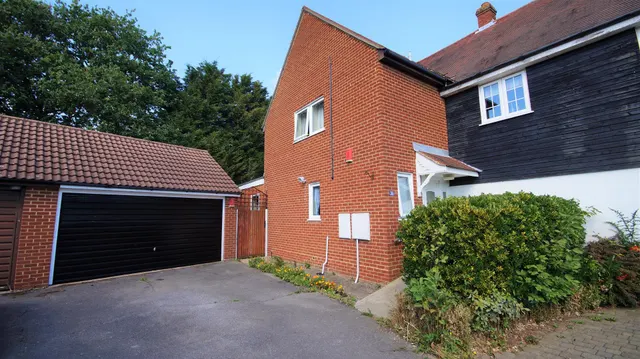 The Lindens, Loughton, photo 1