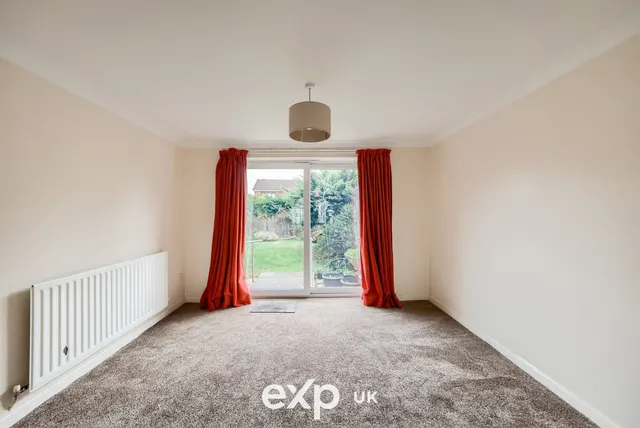 Alderdale Crescent, Elmdon, B92, photo 3