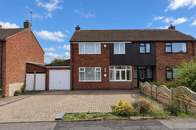 Home Farm Crescent., Whitnash, CV31, photo 1
