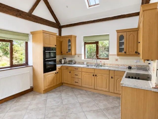Beechfield, Newton Toney, SP4, photo 2