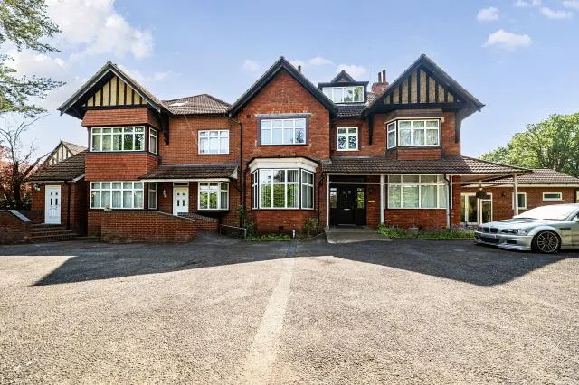 Pembroke Road, Woking, GU22, photo 1