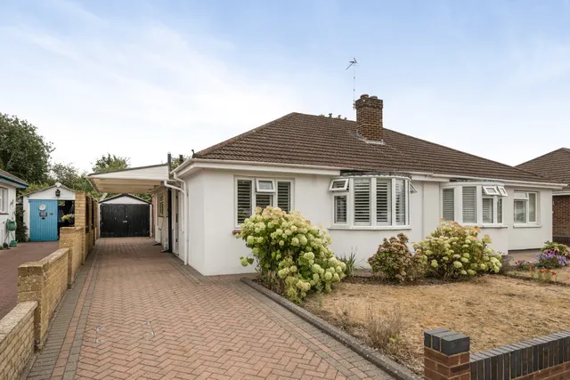Hall Drive, Harefield, UB9, photo 1