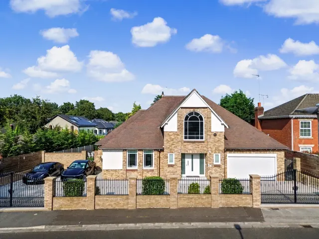 Ringley Drive, Whitefield, M45, photo 1