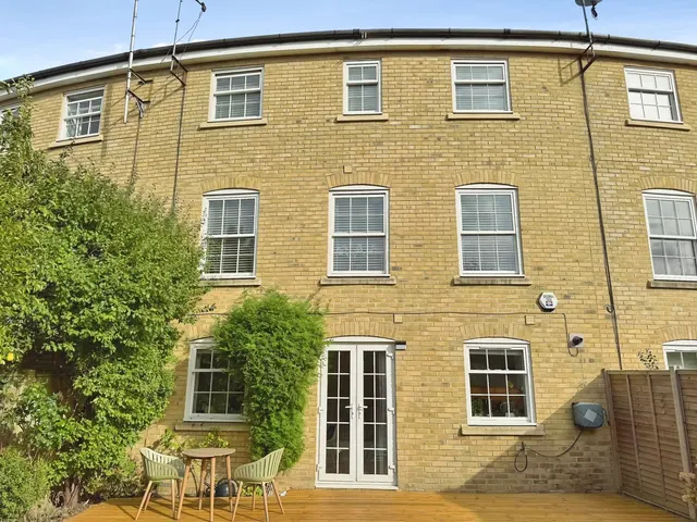 Rockbourne Road, Sherfield-on-Loddon, Hook, Hampshire, RG27 0SR, photo 1