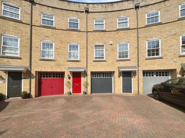 Rockbourne Road, Sherfield-on-Loddon, Hook, Hampshire, RG27 0SR, photo 1