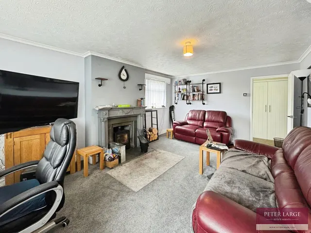 Photo 3 — Pinetree Walk, Rhyl, Denbighshire, LL18 3SB