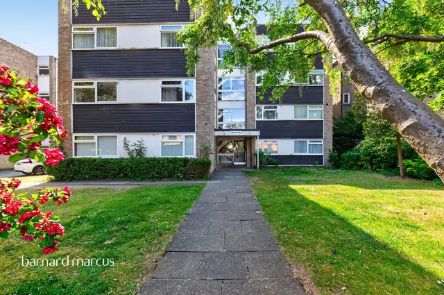 The Avenue, SURBITON, photo 1