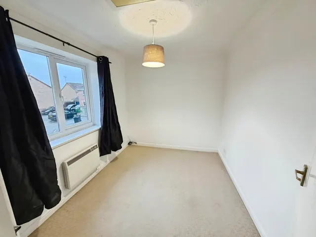 Photo 3 — Buttercup Court, Deeping St James, PE6
