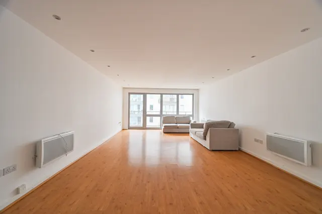 Apartment 311, 417 Wick Lane, London, photo 1