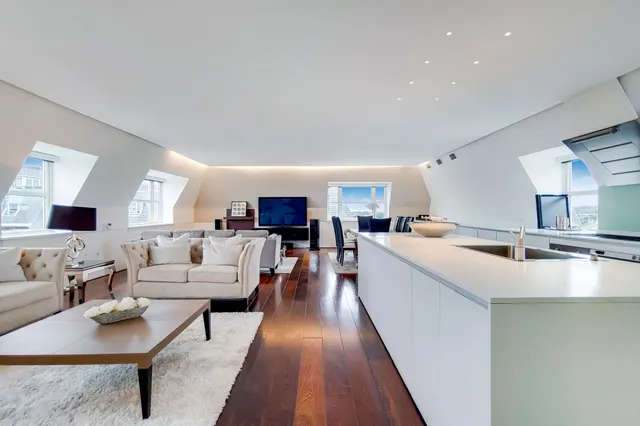 Boydell Court, St John’s Wood Park, NW8, photo 1