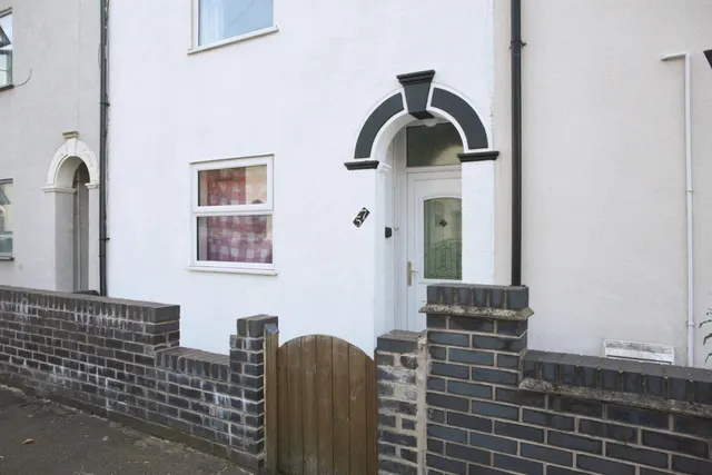 Victoria Street, Rugby, photo 1