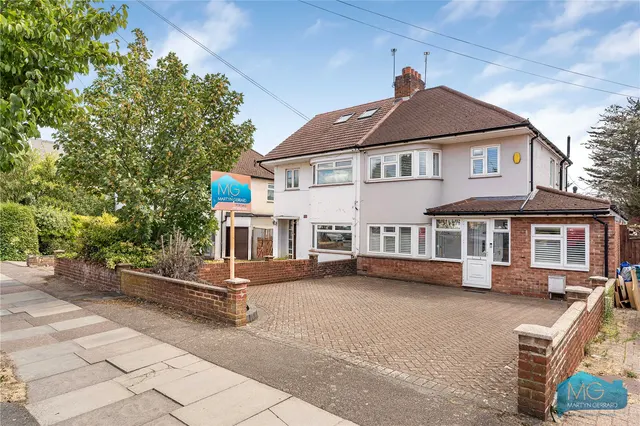 Devonshire Road, London, NW7, photo 1