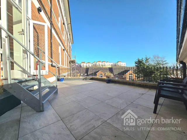 Burlington East Mansions, Bournemouth, 11 Owls Road, BH5 1AP, photo 1