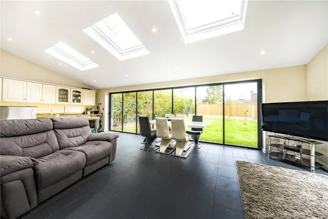 The Harrow Way, Basingstoke, RG22, photo 3