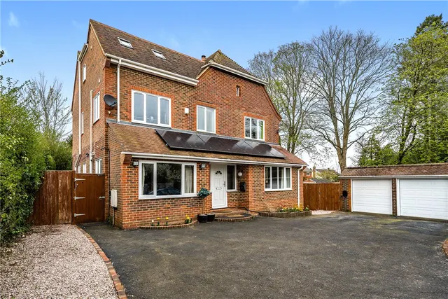 The Harrow Way, Basingstoke, RG22, photo 1