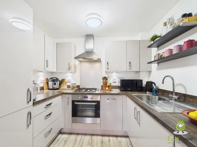 Blackmoor Drive, Basingstoke, RG24, photo 2