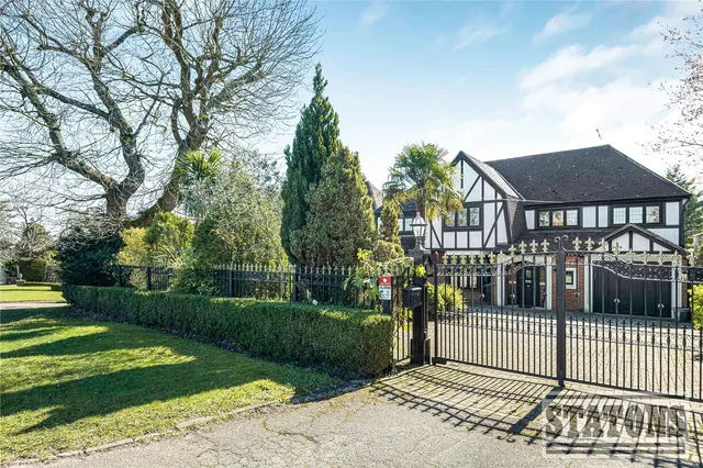 Photo 2 — Waggon Road, Hadley Wood, Hertfordshire, EN4 0PP