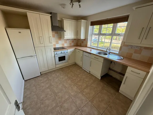 Photo 2 — Moorhen Court, Aylesbury