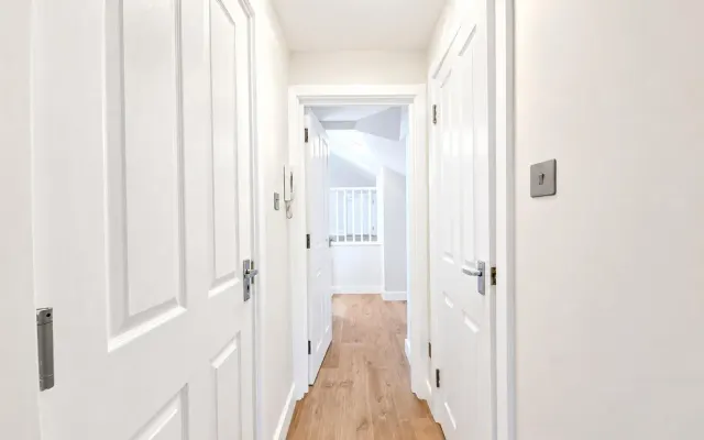 Photo 3 — Sidney Avenue, Palmers Green, N13