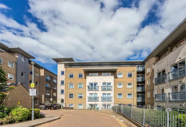 Cline Road, London, N11, photo 1