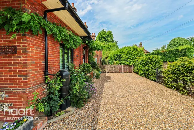 Langley Hill, Kings Langley, WD4, photo 2