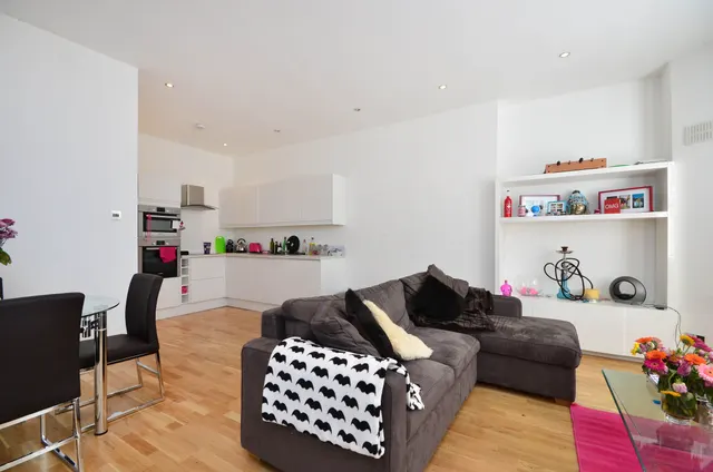 10a Longridge Road, London, photo 1