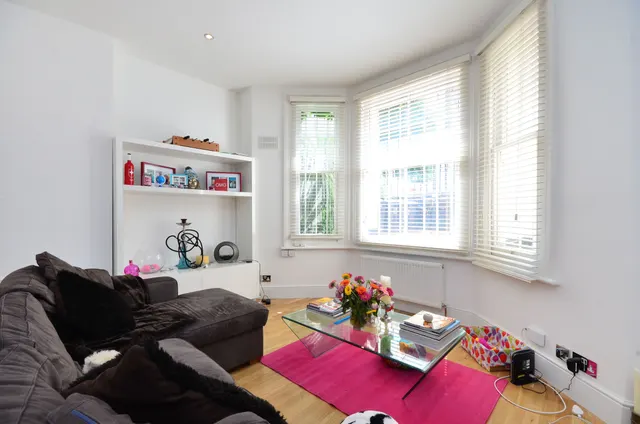 Photo 3 — 10a Longridge Road, London