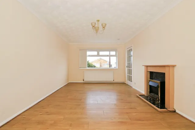 Mallard Close, Peterborough, PE7, photo 2
