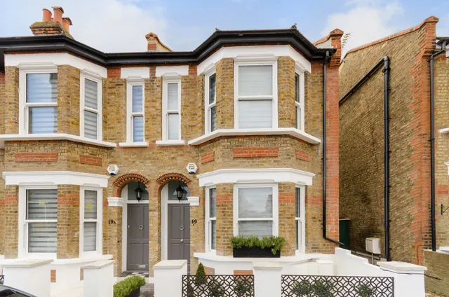 19 Warwick Grove, Surbiton, photo 1