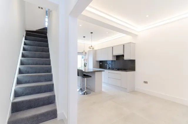 Photo 2 — 19 Warwick Grove, Surbiton