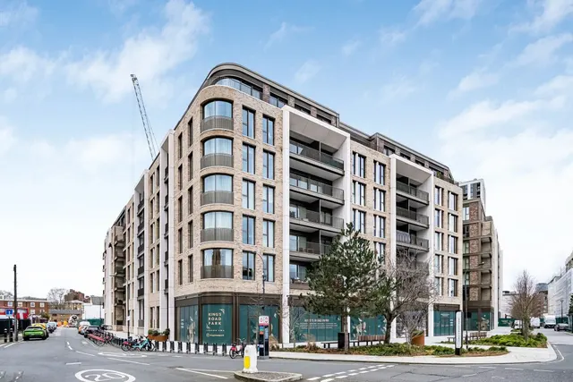 Michael Road, London, photo 1