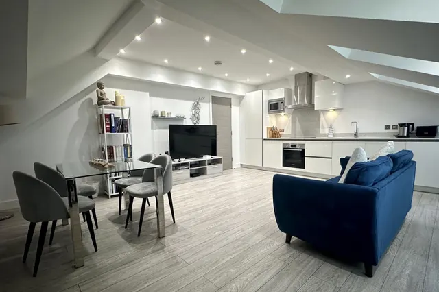 Eden Place, Cheadle, photo 3