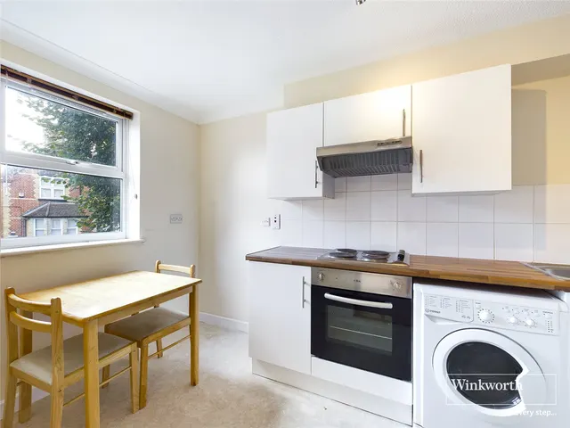 Photo 3 — Dayworth Mews, Lundy Lane, Reading, Berkshire, RG30