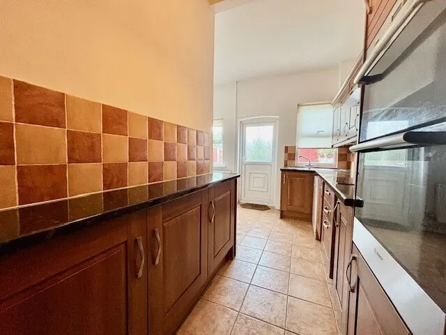 Cardwell Road, L19, photo 3