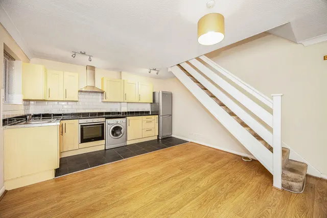 Photo 2 — Matthews Close, Romford, RM3