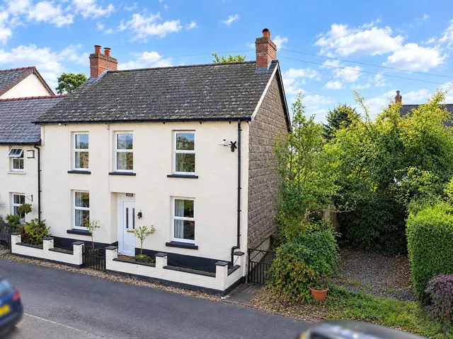 Cefn Gorwydd, Llangammarch Wells, LD4, photo 1