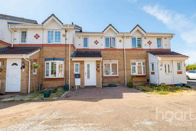 Pytt Field, Harlow, CM17, photo 1