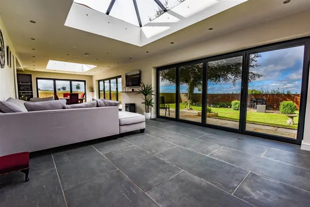 Kingscote, Tetbury, GL8, photo 2