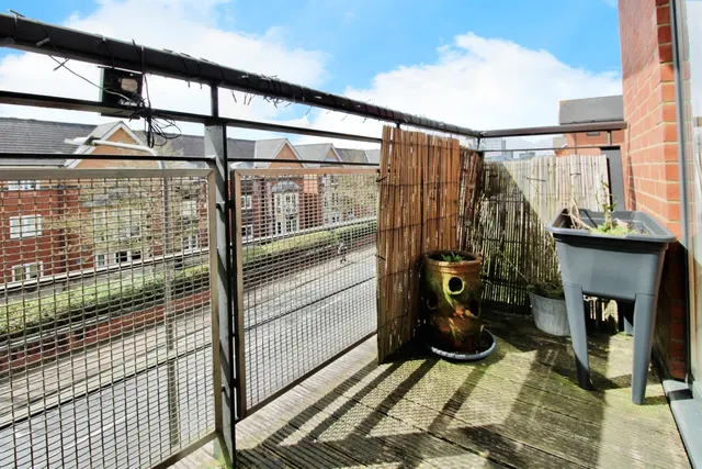 Henke Court, Cardiff, CF10, photo 2