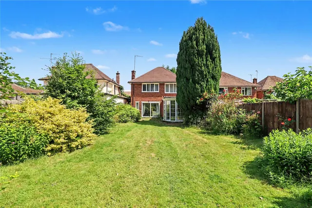 Turnoak Avenue, Woking, GU22, photo 3