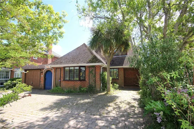 Hynesbury Road, Friars Cliff, BH23, photo 1