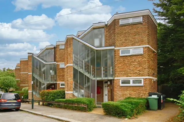 Royal Road, Teddington, TW11 0SJ, photo 1