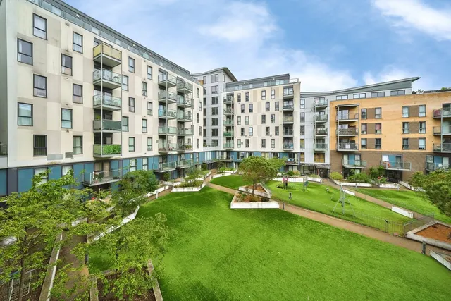 Jude Street, London, E16, photo 1