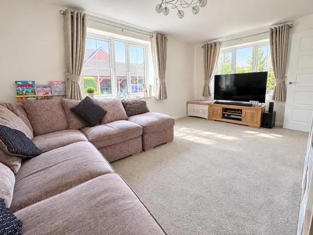 Carriage Road, Broughton, HP22, photo 2