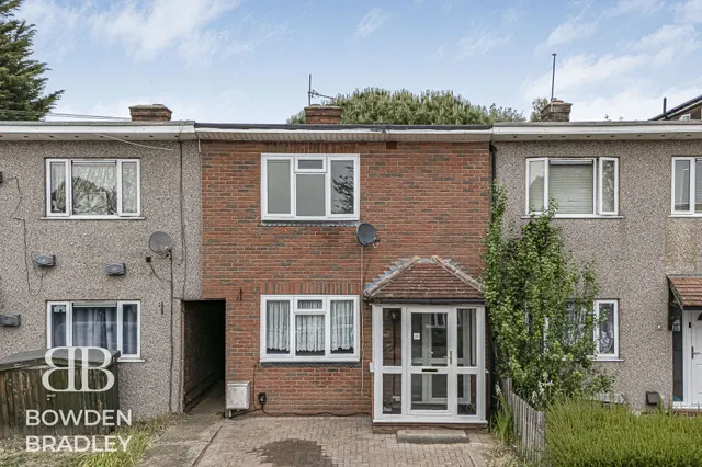 Burrow Road, Chigwell, IG7, photo 1