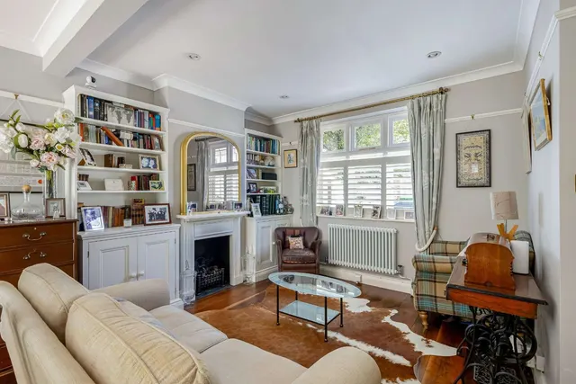 Photo 2 — Orbain Road, Fulham, London, SW6 7JZ