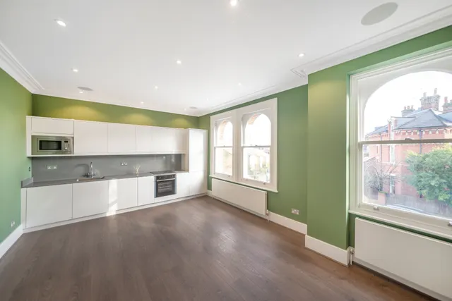 London, NW3, photo 2