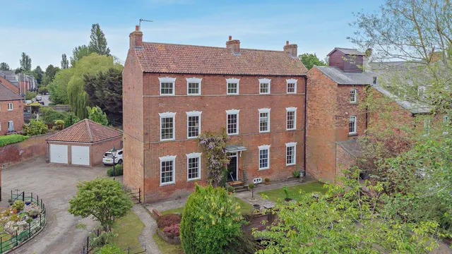 Bridge End Road, Grantham, Lincolnshire, NG31 7ES, photo 1