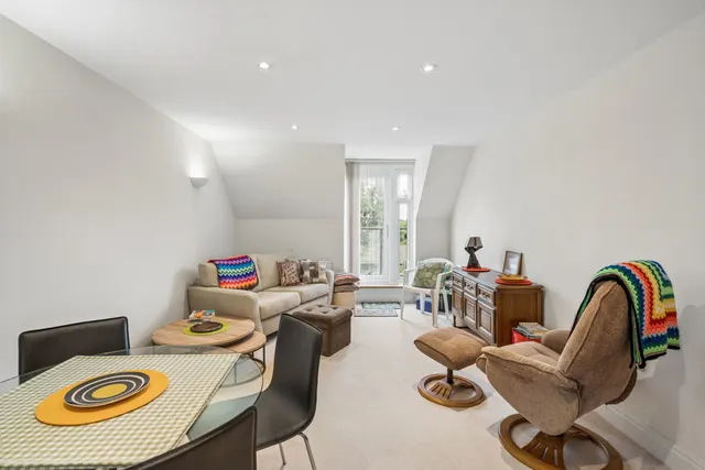Brookdene Drive, Northwood, HA6, photo 2